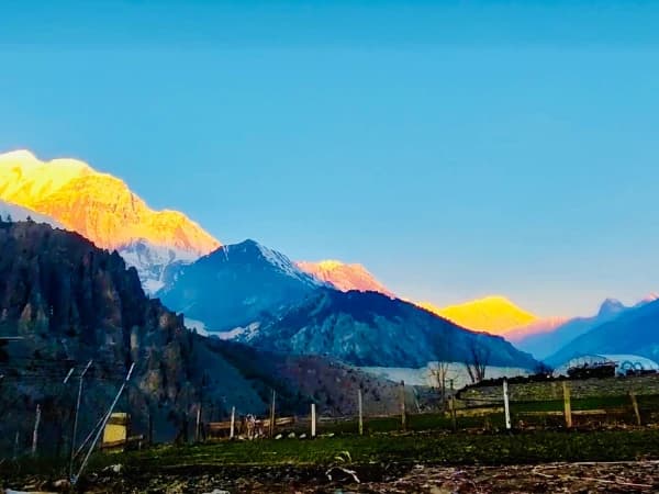 sunrise-view-in-Manang