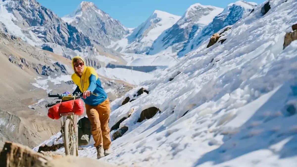 ascending-to-thorong-la-pass