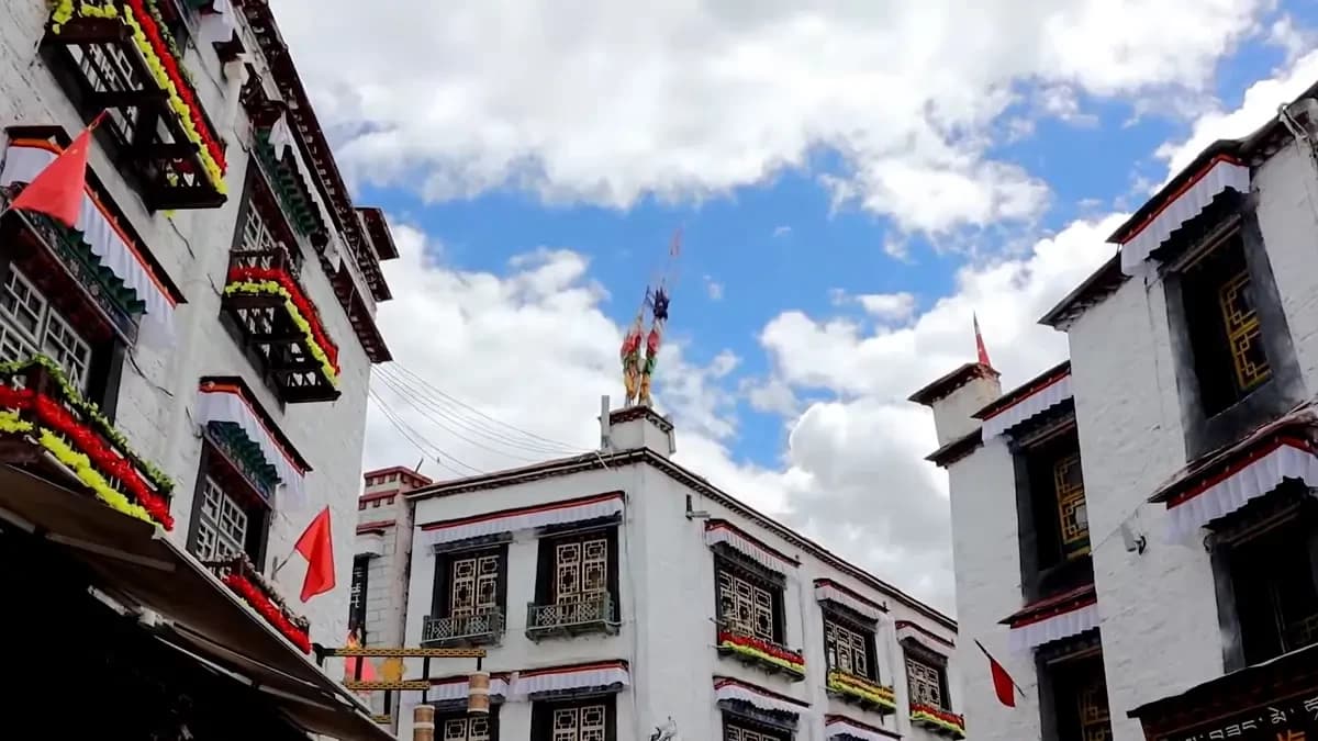 barkhor-street-tibet-lhasa-tour