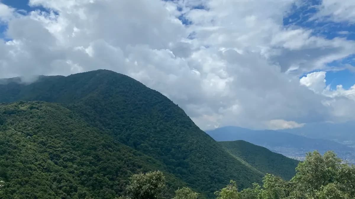 beautiful-edge-of-champadevi-during-champadevi-chandragiri