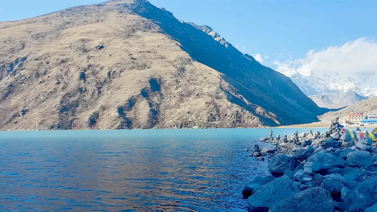 beautiful-gokyo-valley
