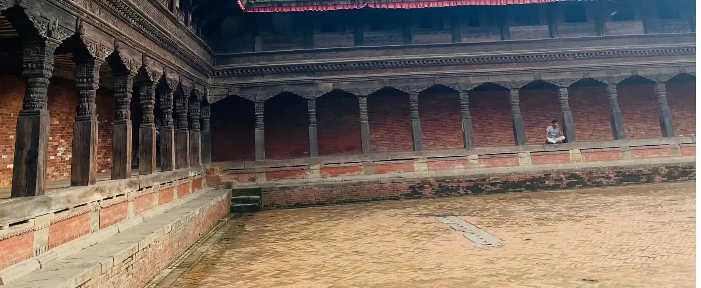 bhaktapur-durbar-square-premises