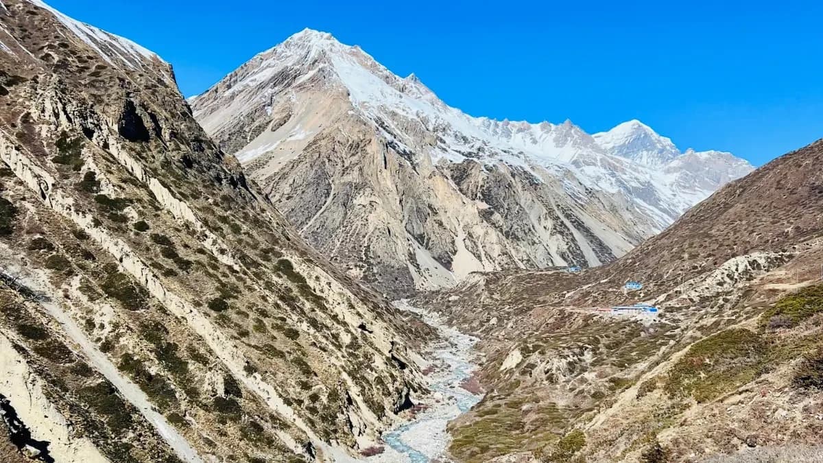 during-annapurna-circuit-three-high-passes