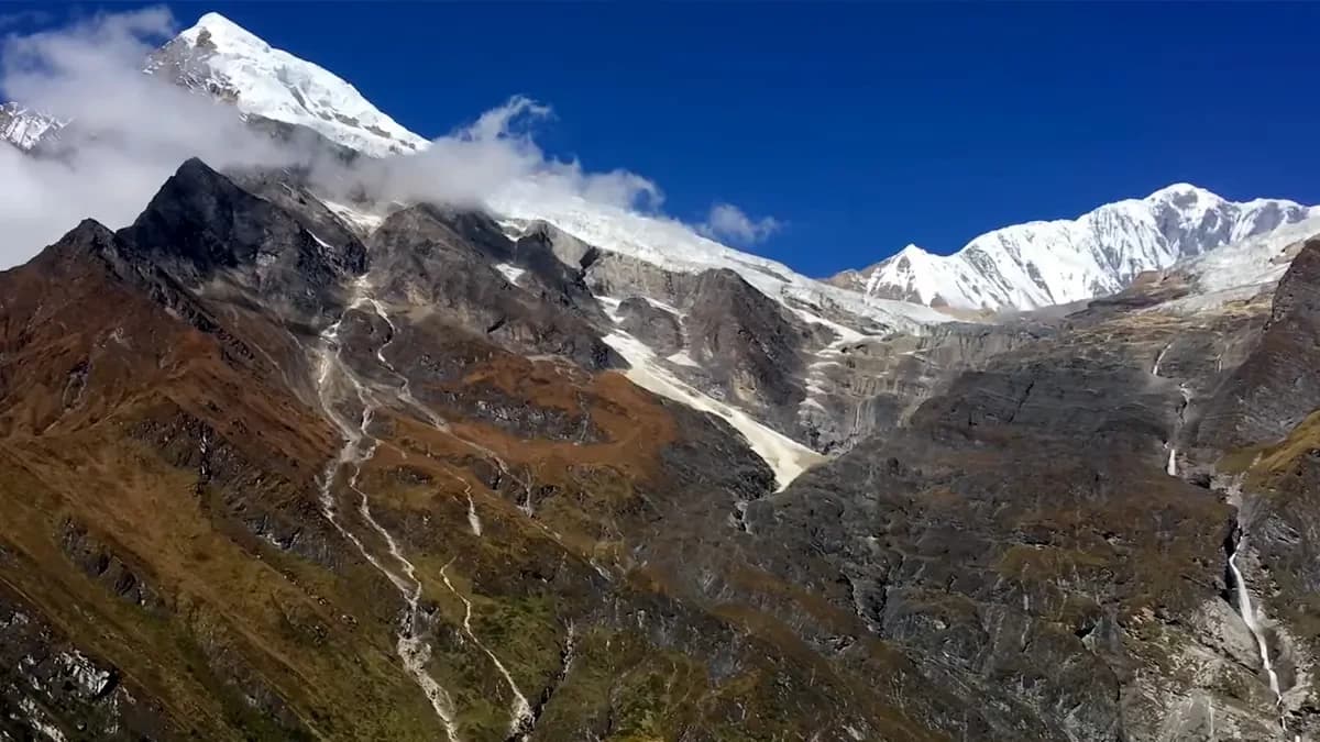 landscape-in-dhaulagiri-circuit-trek