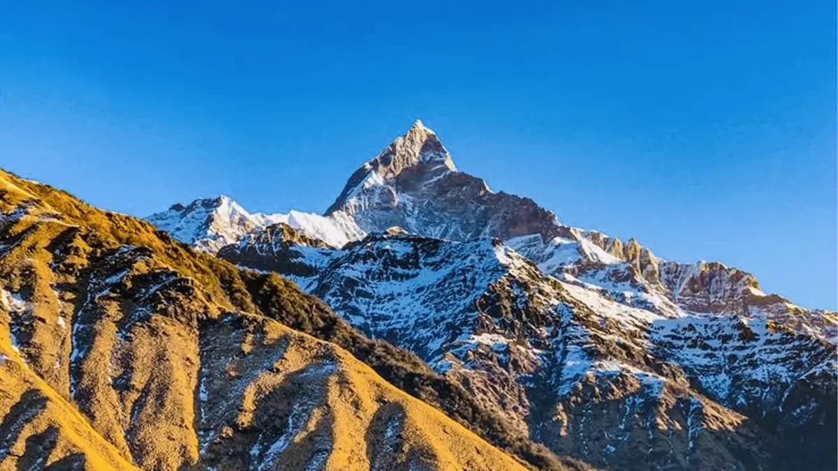 machhapuchre-view-from-khumai-danda