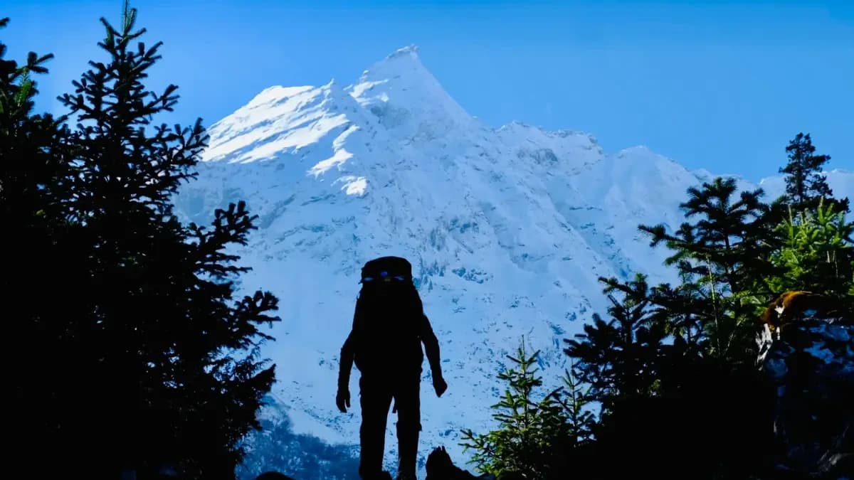 near-puyngeyn-gompa-during-tsum-valley-manaslu-trek