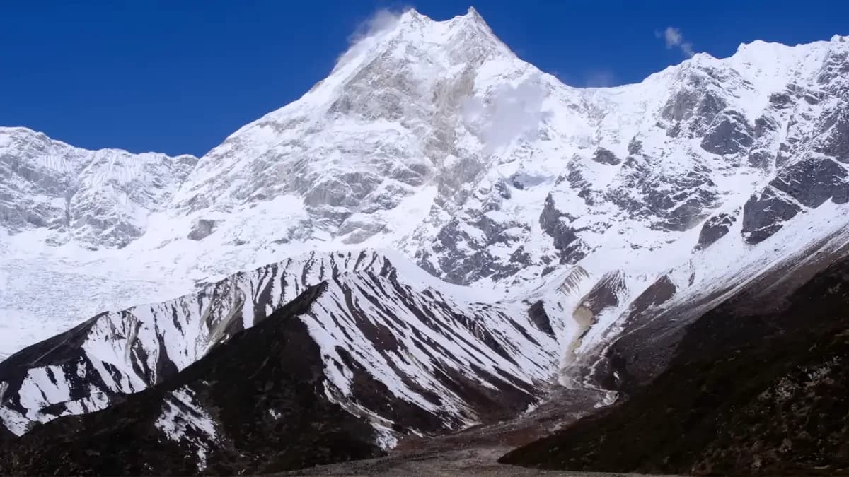 tsum-valley-trekking