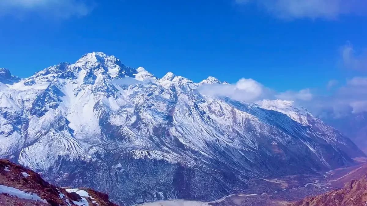 view-from-kyanjin-gompa
