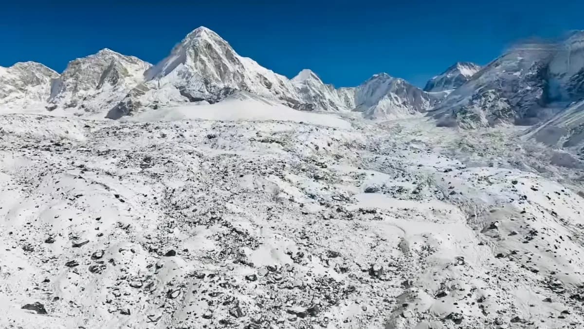 Helicopter Tour at Everest Base Camp and Kala Patthar