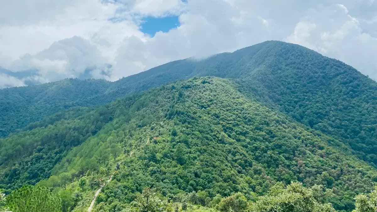 way-to-champadevi-hiking
