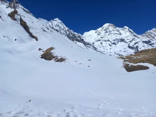 Heavy snow annapurna base camp