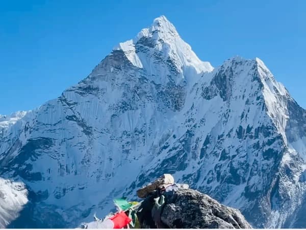 Views of ama dablam range from nankarshang
