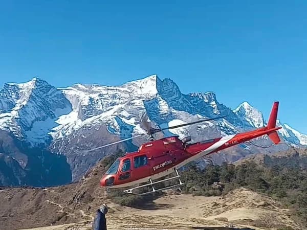Everest Helicopter Tour While Flying to Base Camp