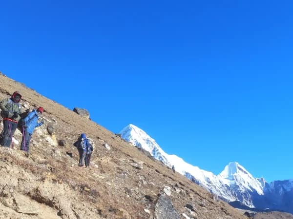 Everest Near Lobuche