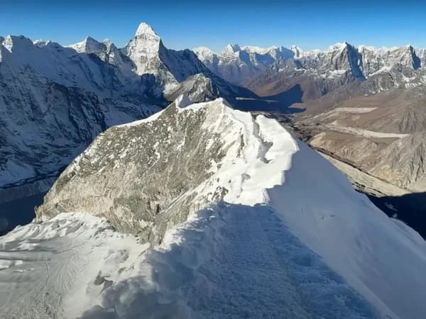 summit-of-island-peak